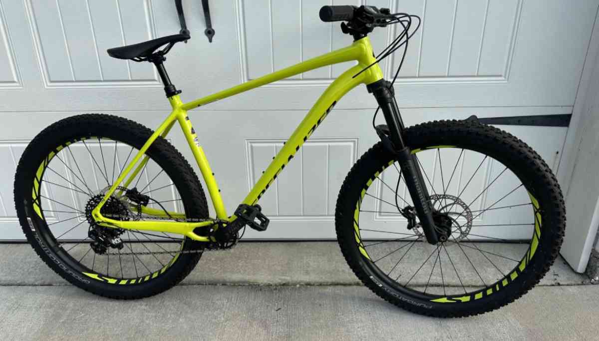 XL Frame 27 inch tires Specialized