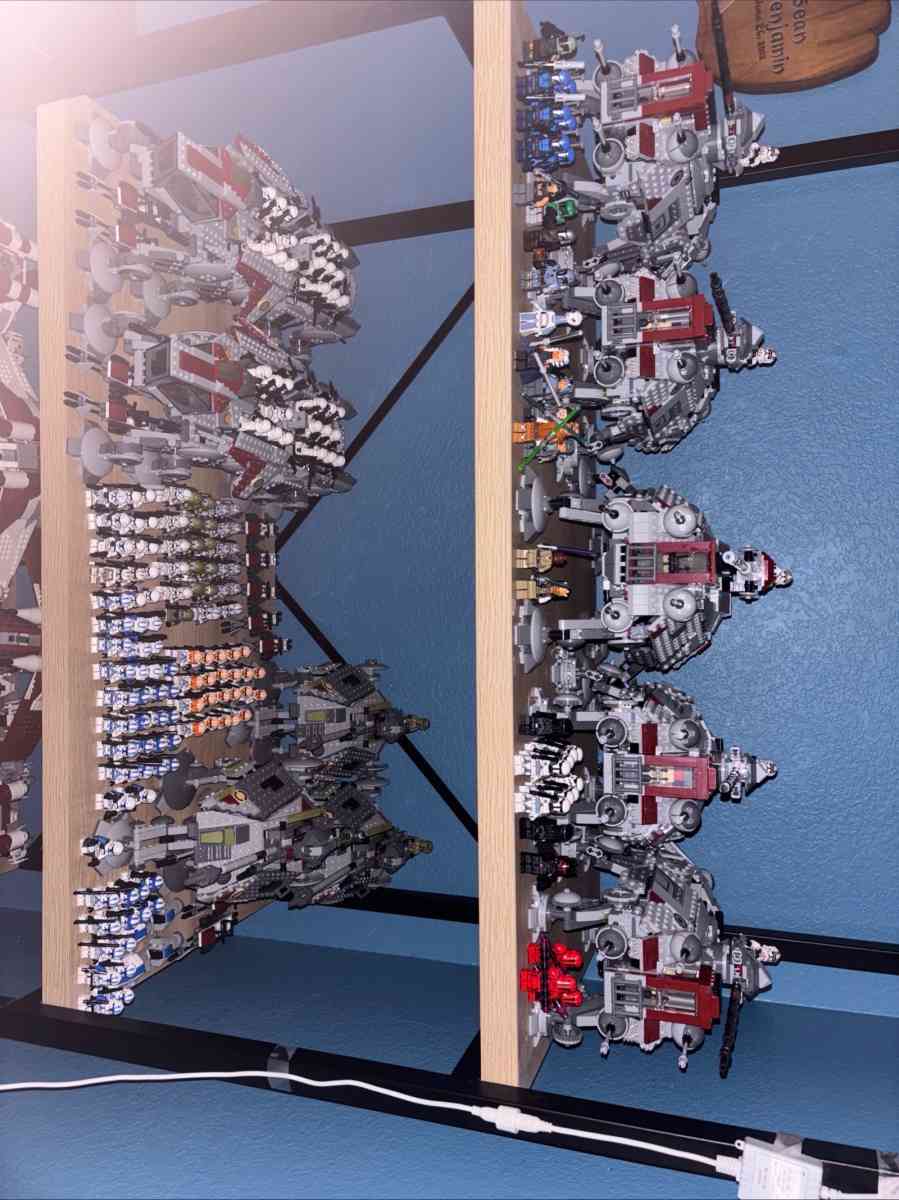 huge Lego clone army