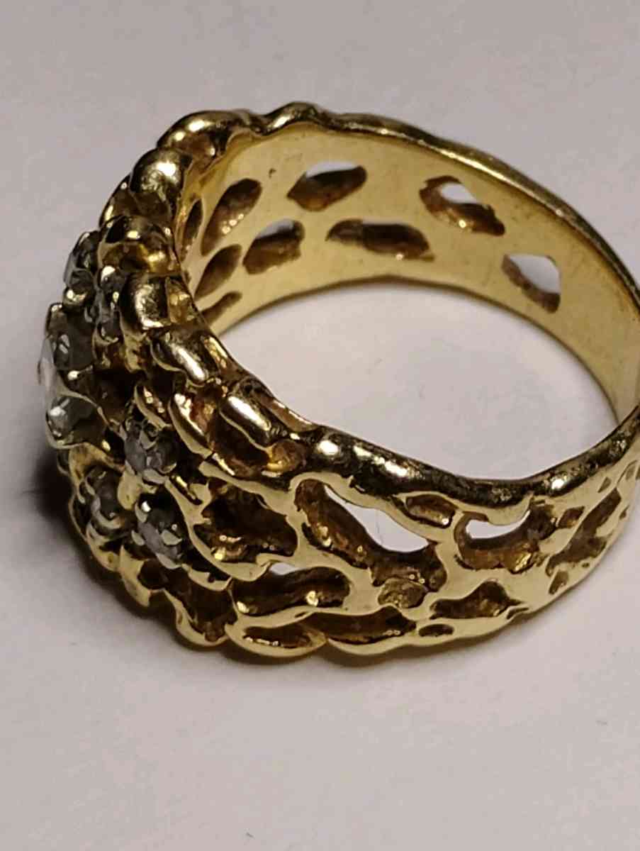 vintage 14k Gold Nugget Ring with 9 Brilliant White Diamonds - Irving, Texas - FleaMarketBay