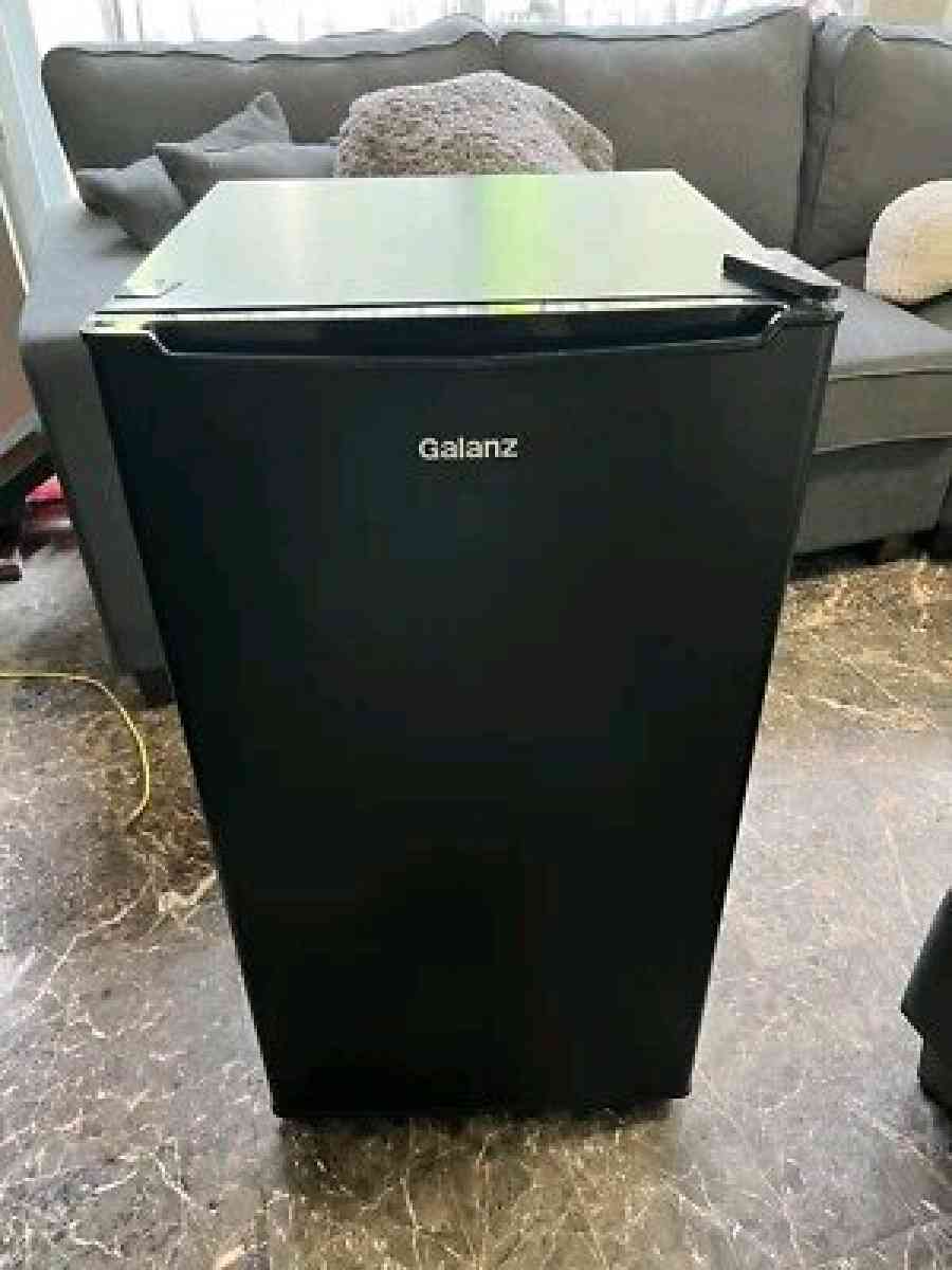 Galanz 43 Cu Ft Compact Refrigerator