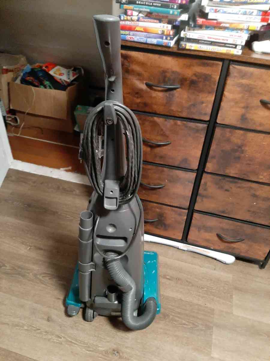 Sharp Twin Energy Vacuum