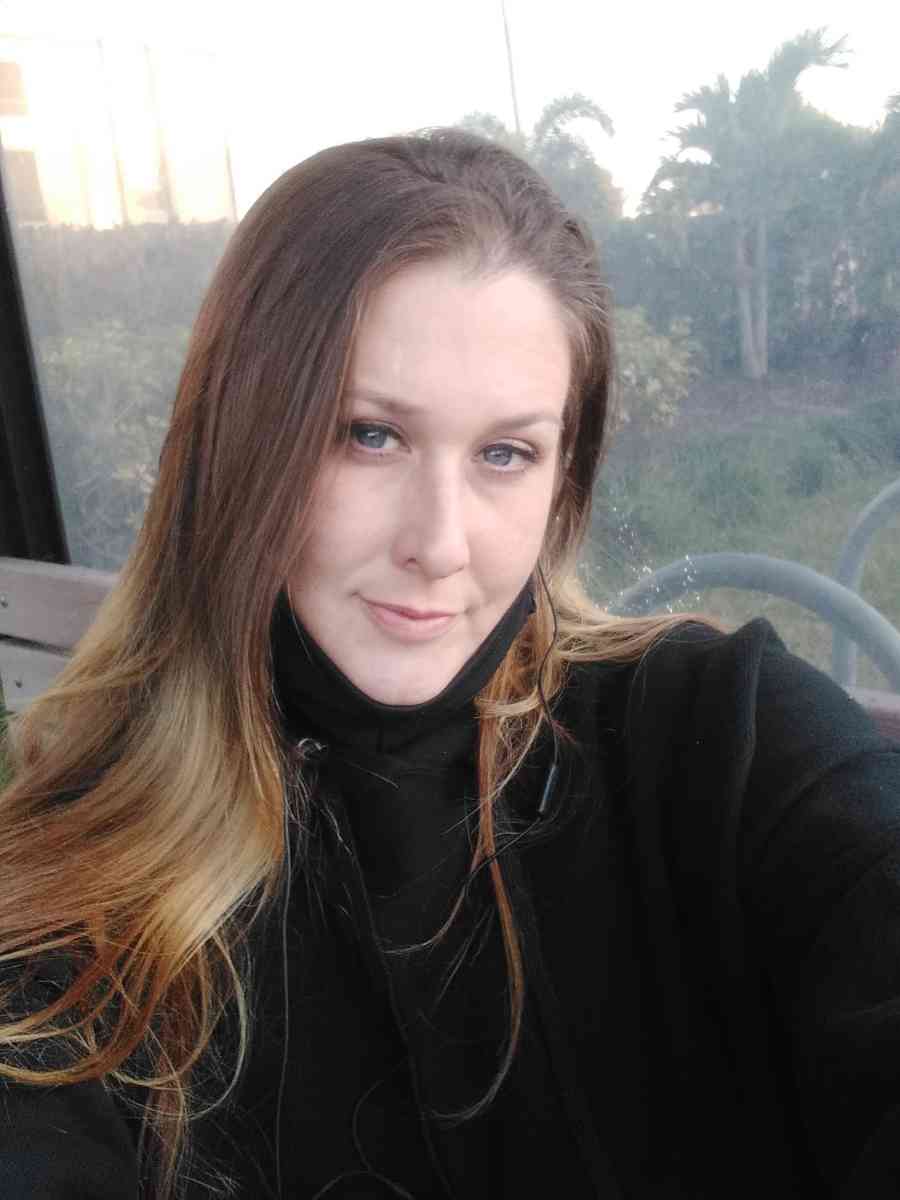 Housekeeper Laundry  washer - Jacksonville Beach, Florida - FleaMarketBay