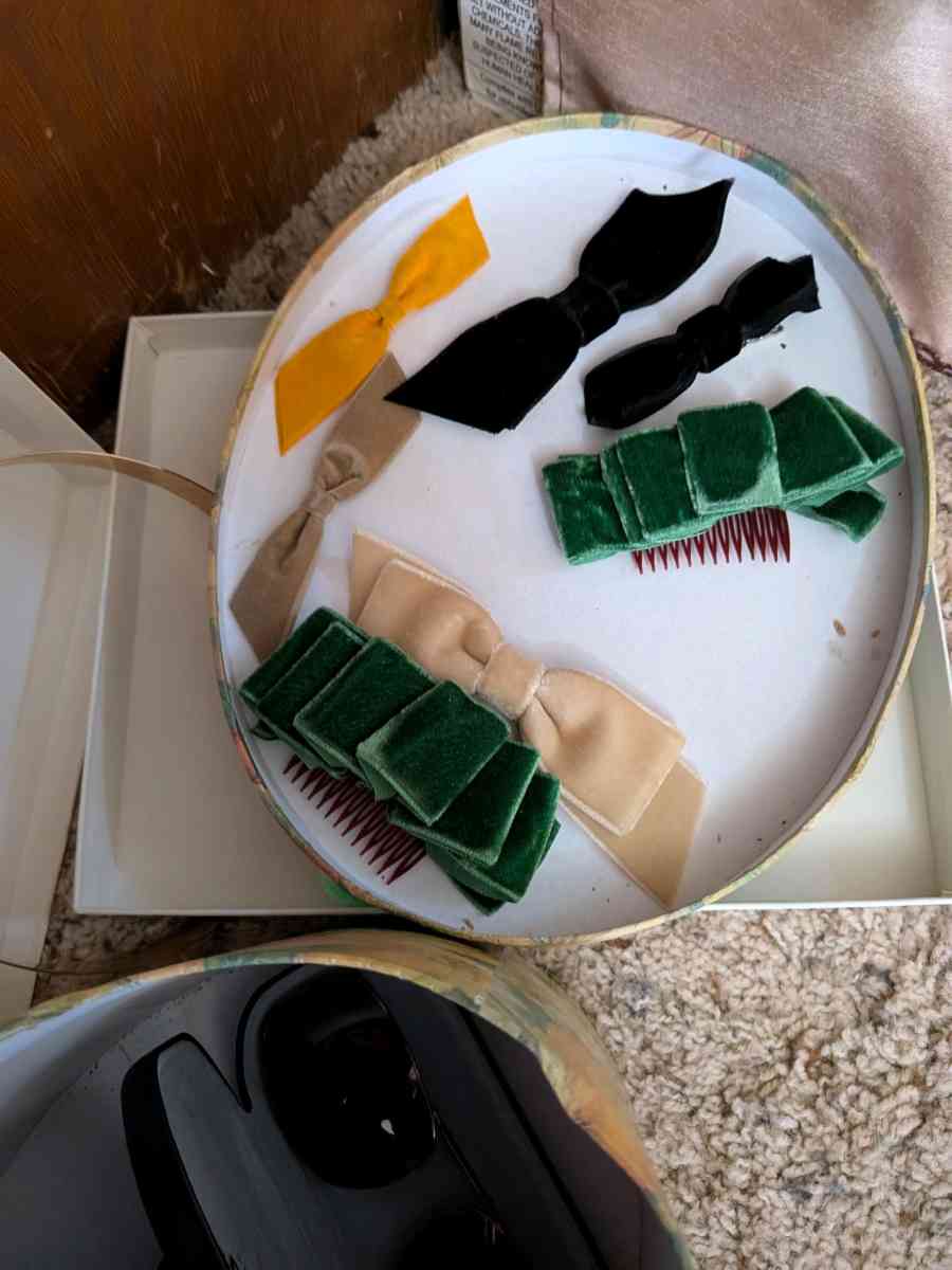 antique bows for hair - Salina, Kansas - FleaMarketBay