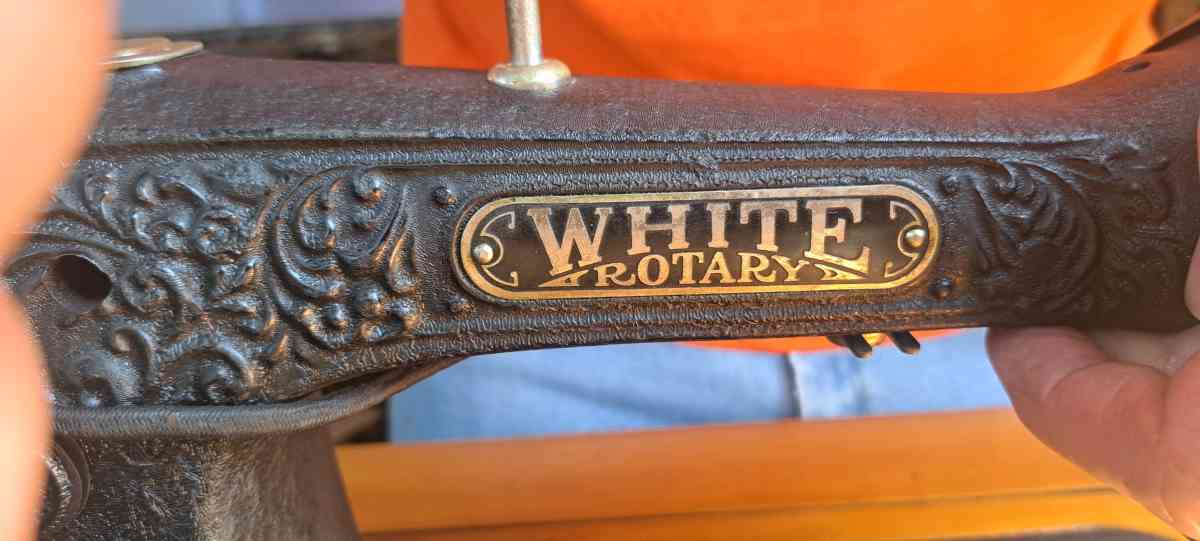 antique White Family Rotary sewing machine - Chula Vista, California - FleaMarketBay