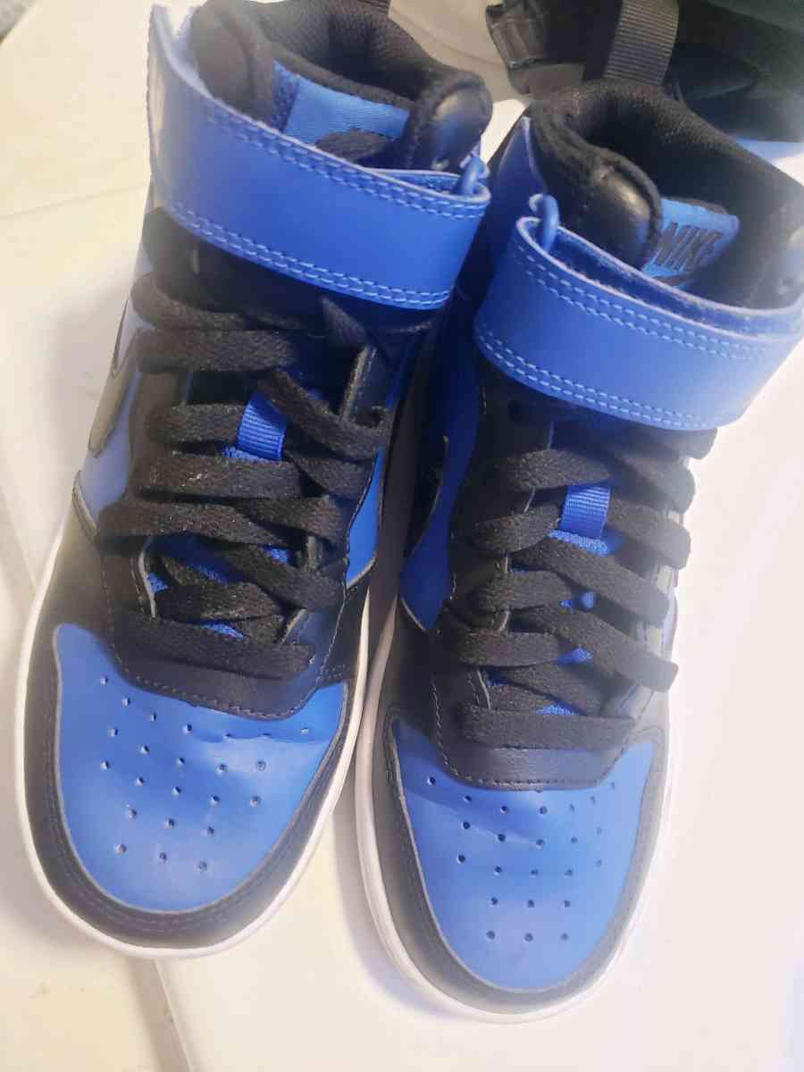 Boys Nikes
