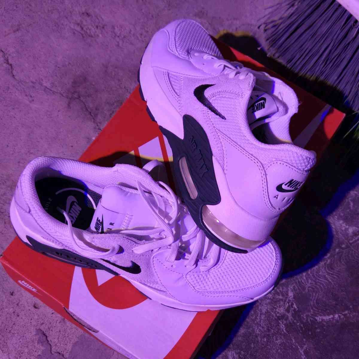 brand new womens nike