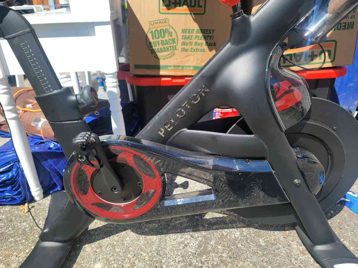 peloton stationary bike