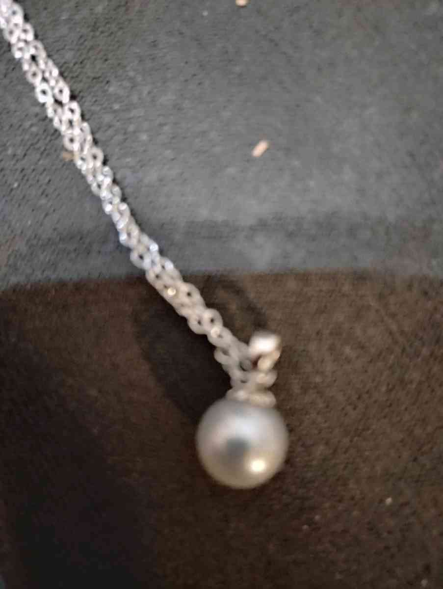 single real pearl necklace - Camden, Michigan - FleaMarketBay