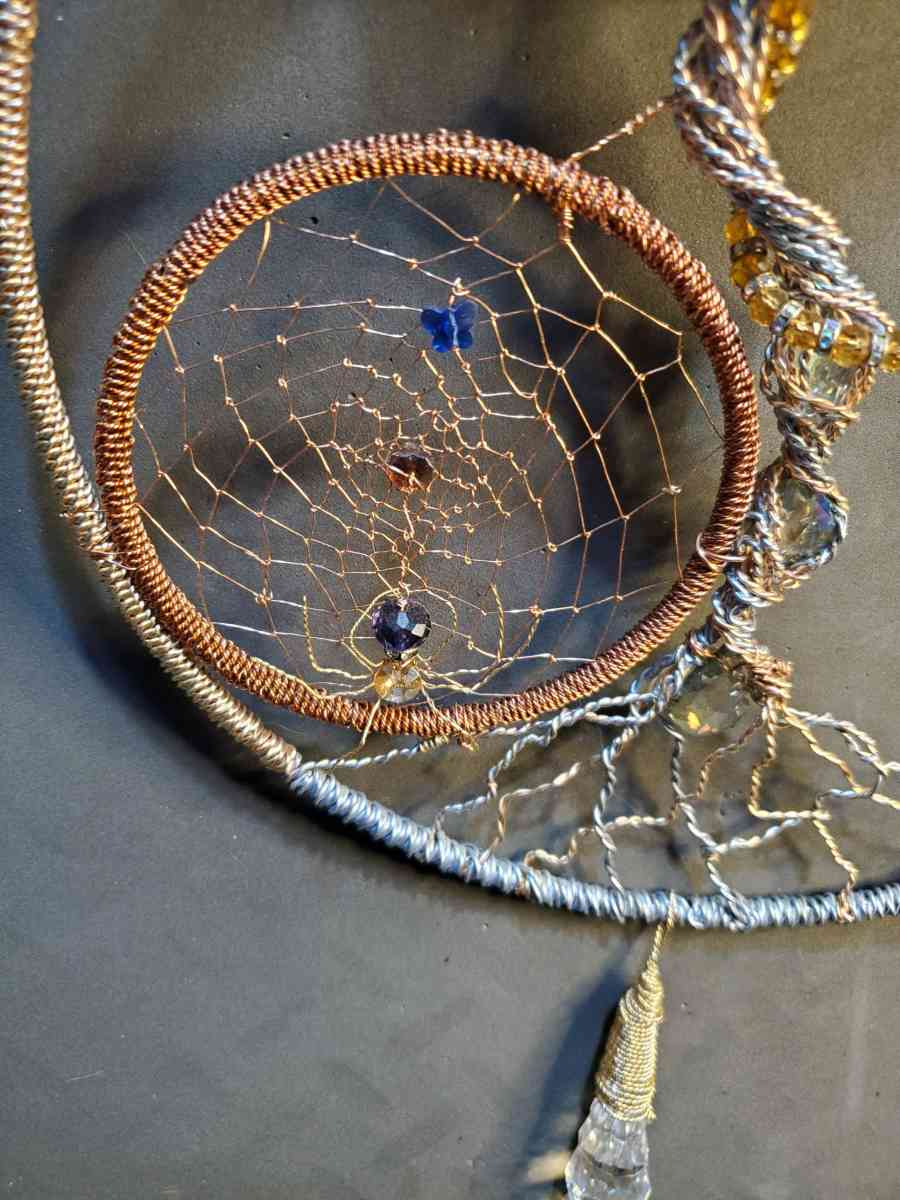 Hanging tree suncatcher