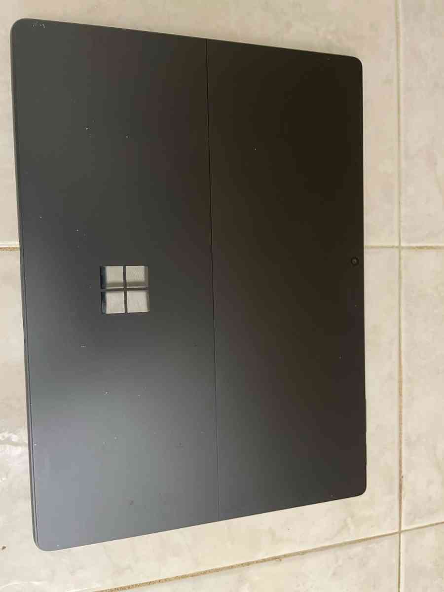 Surface Pro 6 Laptop Tablet - West Palm Beach, Florida - FleaMarketBay