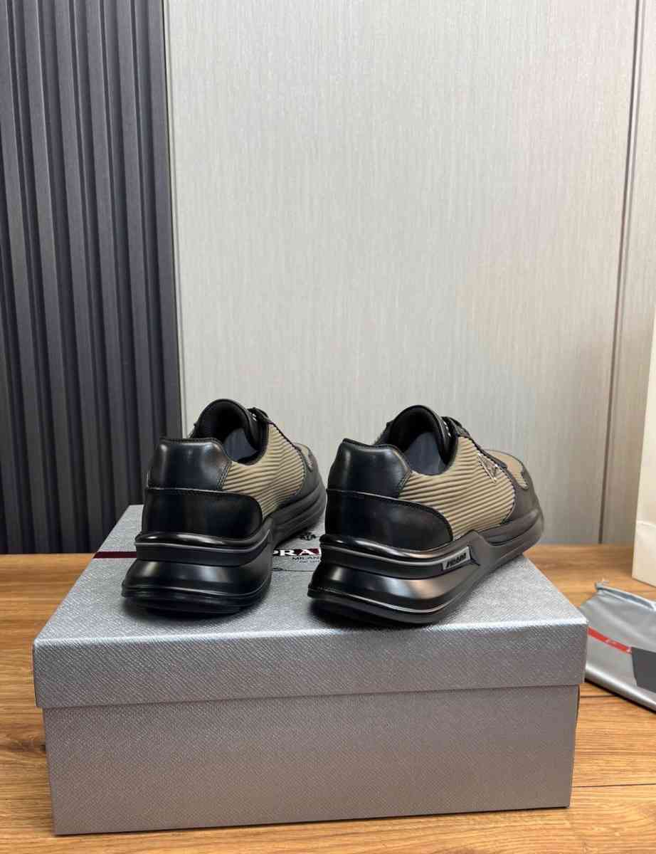 pRaDa Mens shoe - Atlanta, New York - FleaMarketBay