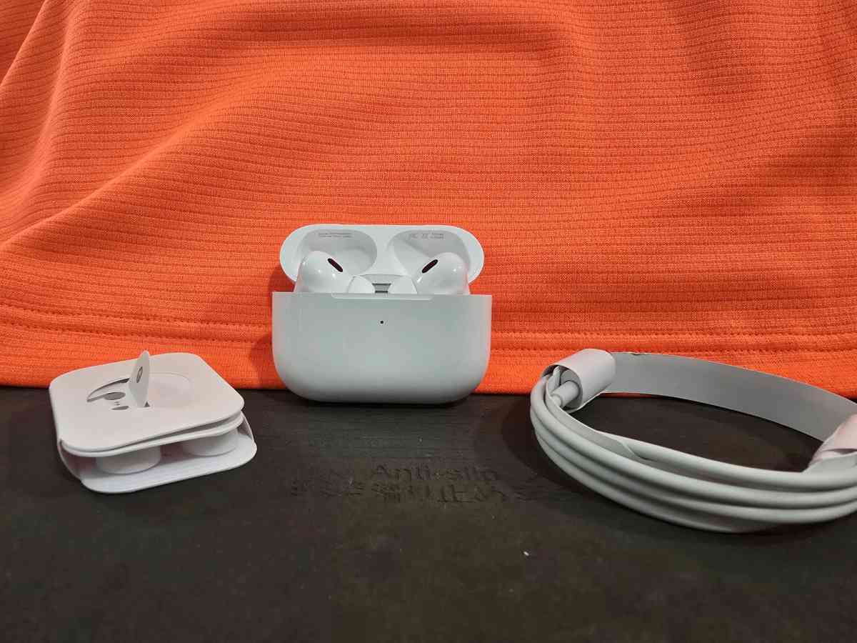 Airpods Pro 2nd Gen - Williams, California - FleaMarketBay
