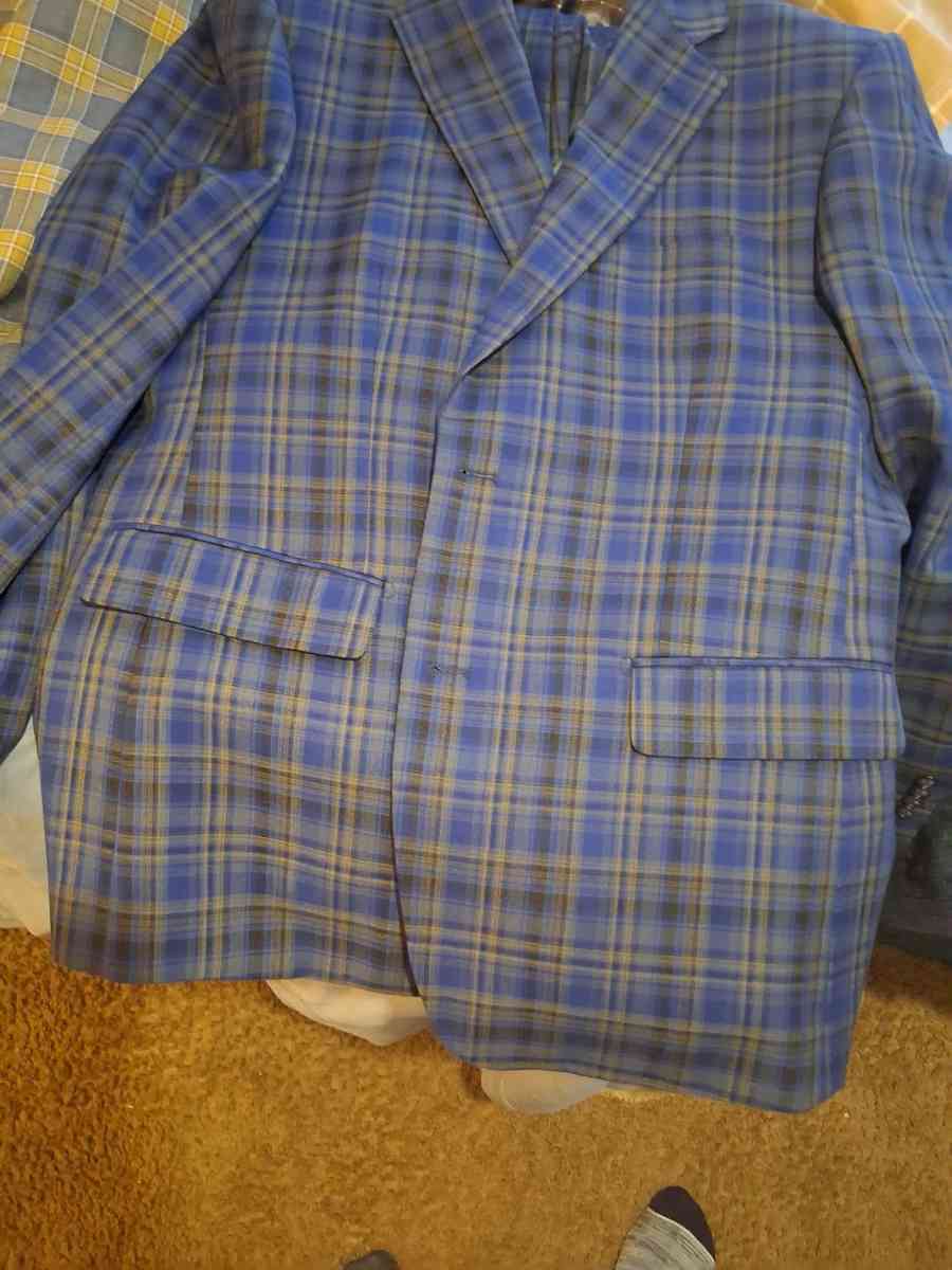 Mens Designer Suits 3 pc size 42