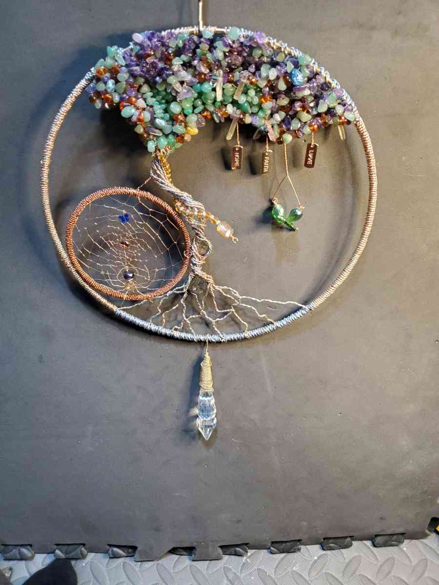 Hanging tree suncatcher