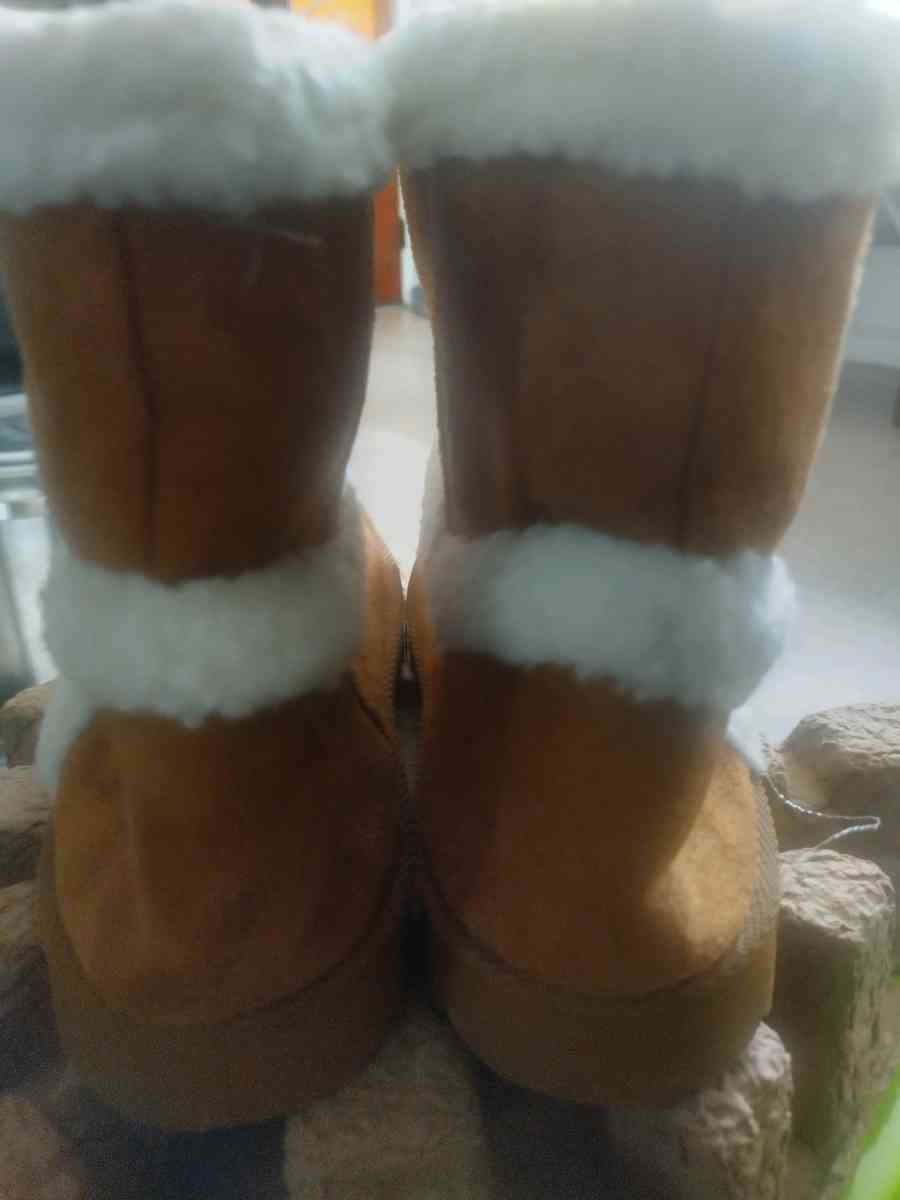 Olivia Miller  Womens Joyce Winter Boot