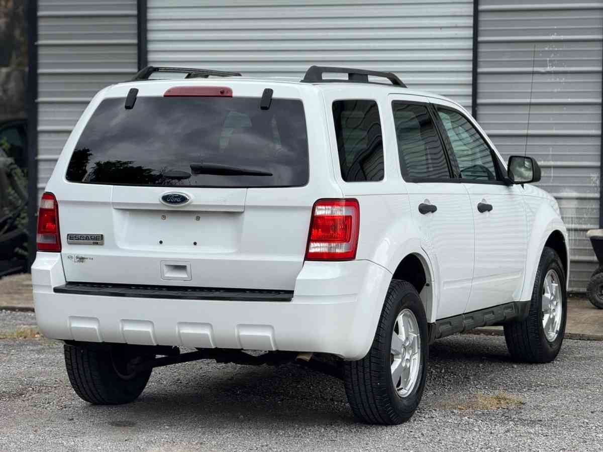 2011 FORD ESCAPE XLT