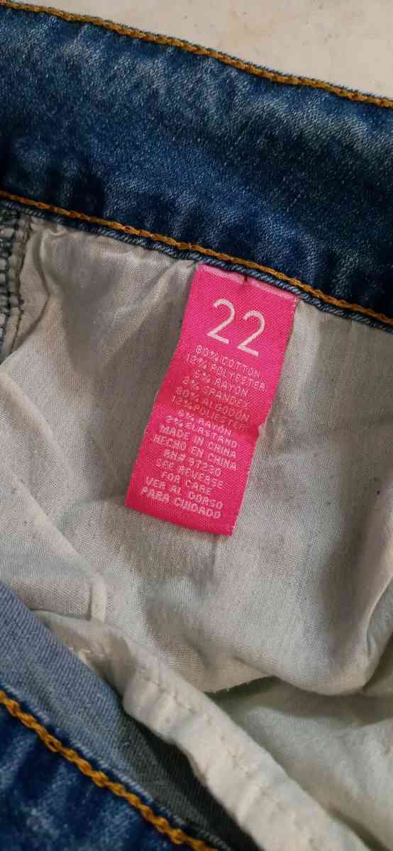 Womens Denim Stretch MidRise Capris