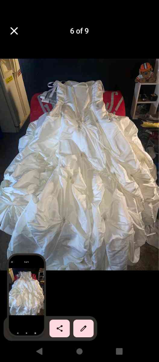 new size 8 Ivory wedding dress - Wadsworth, Ohio - FleaMarketBay