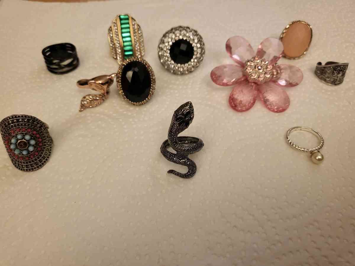 ASSORTED Rings collection - Vacaville, California - FleaMarketBay