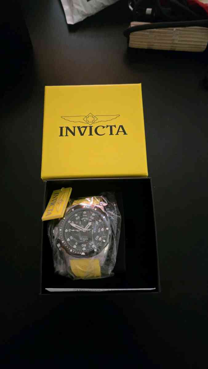 Invicta Speedway Mens Watch w Mother of Pearl Dial  50mm - Los Angeles, California - FleaMarketBay