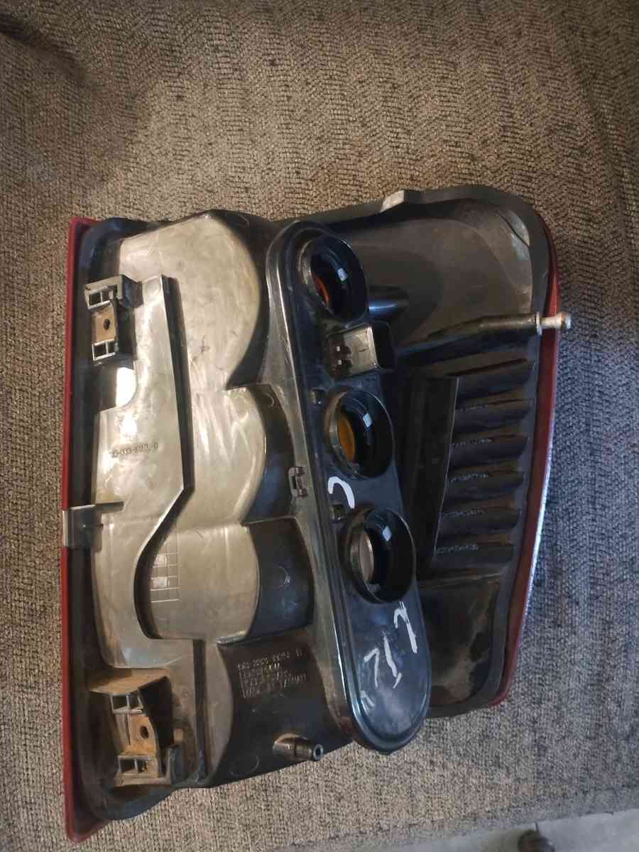 20032004 JEEP GRAND CHEROKEE Driver Side Left Rear Brake Tai