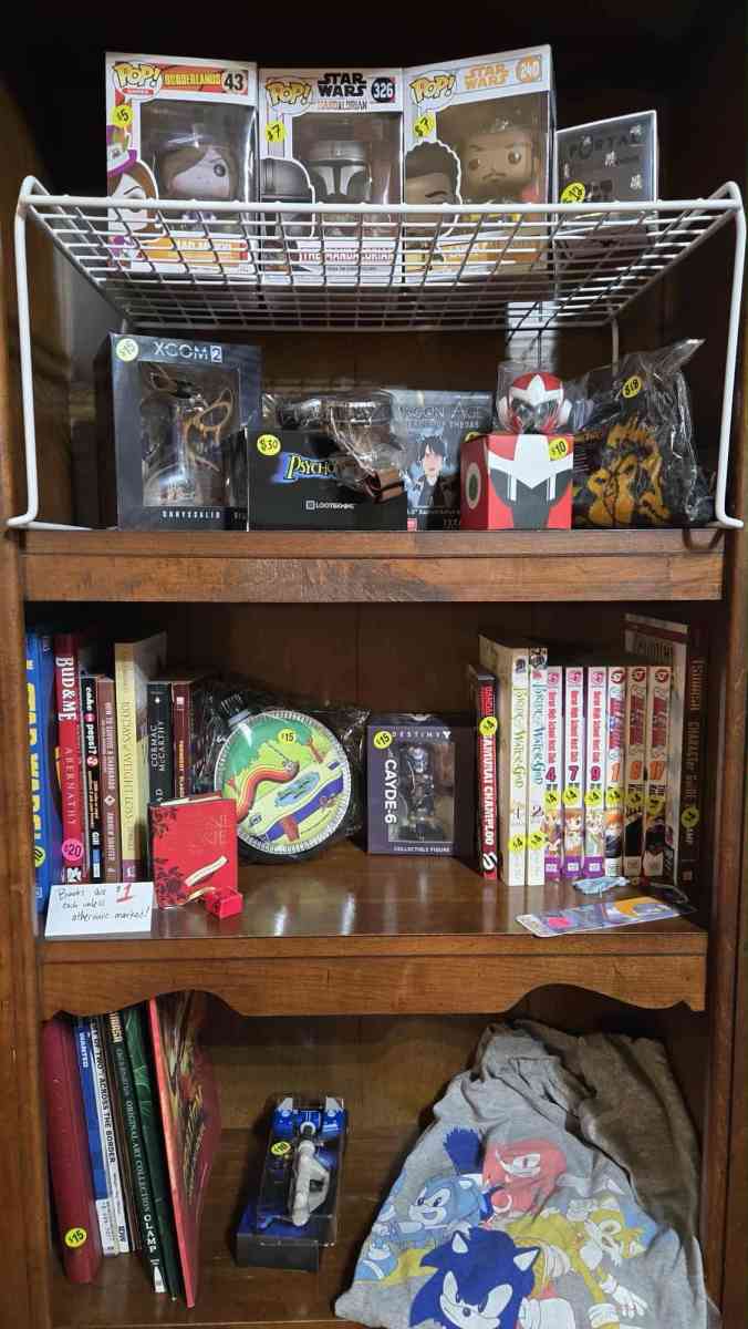 Moving Sale with furniture collectibles kitchenware Vintage - Dickinson, Texas - FleaMarketBay