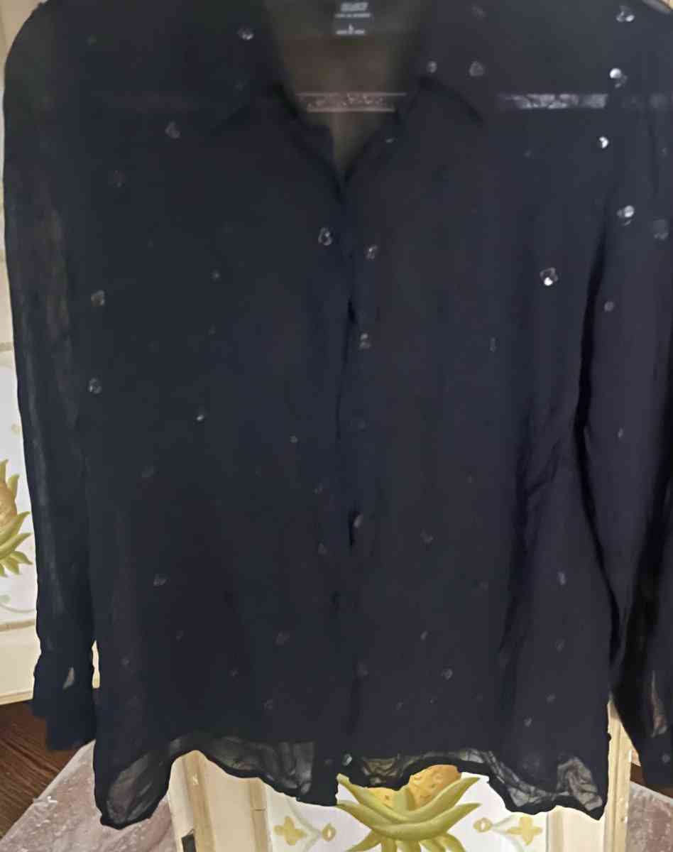 vintage clothing from dresses to jackets - Agency, Missouri - FleaMarketBay