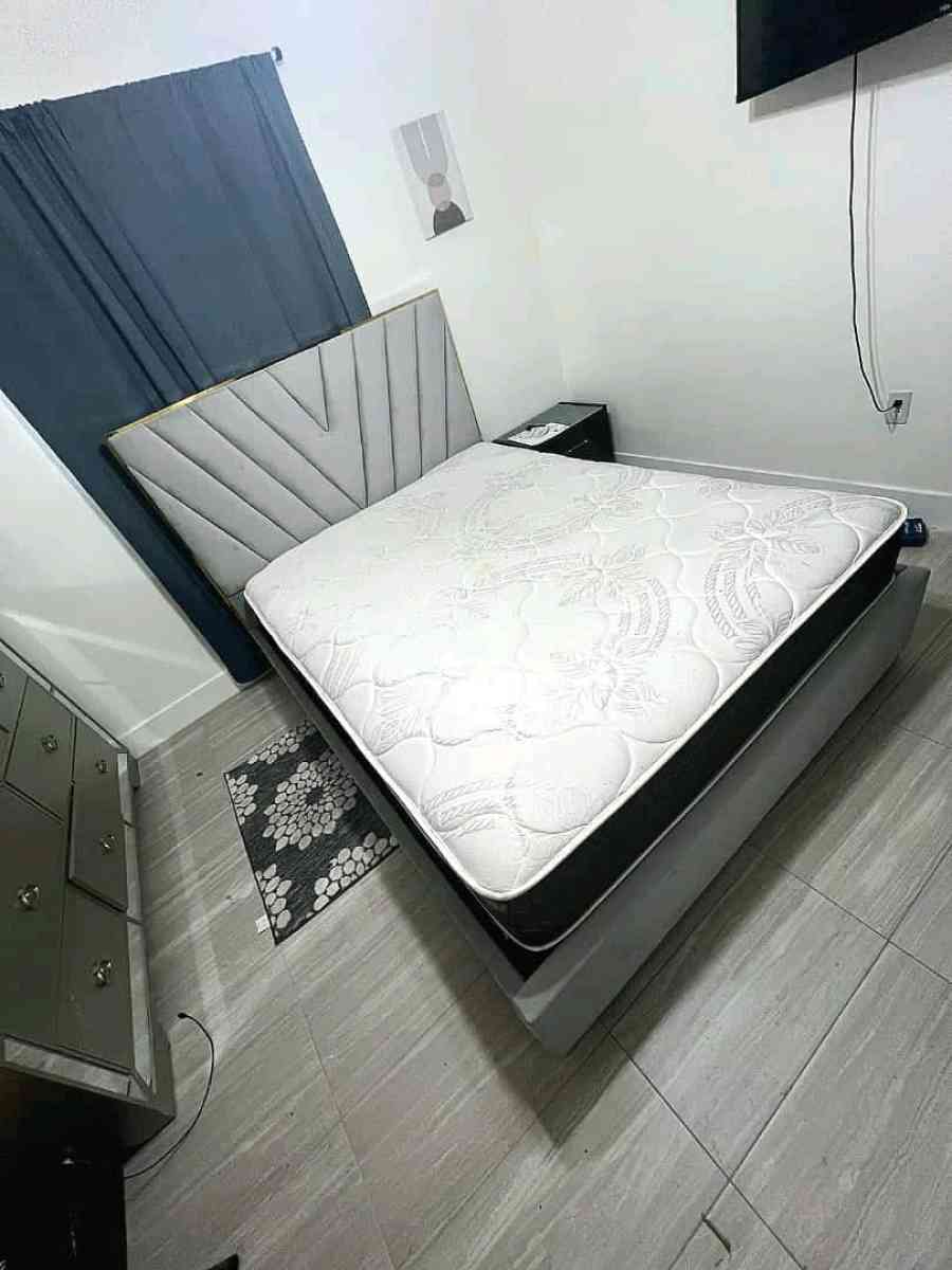 Cama Size Queen nueva