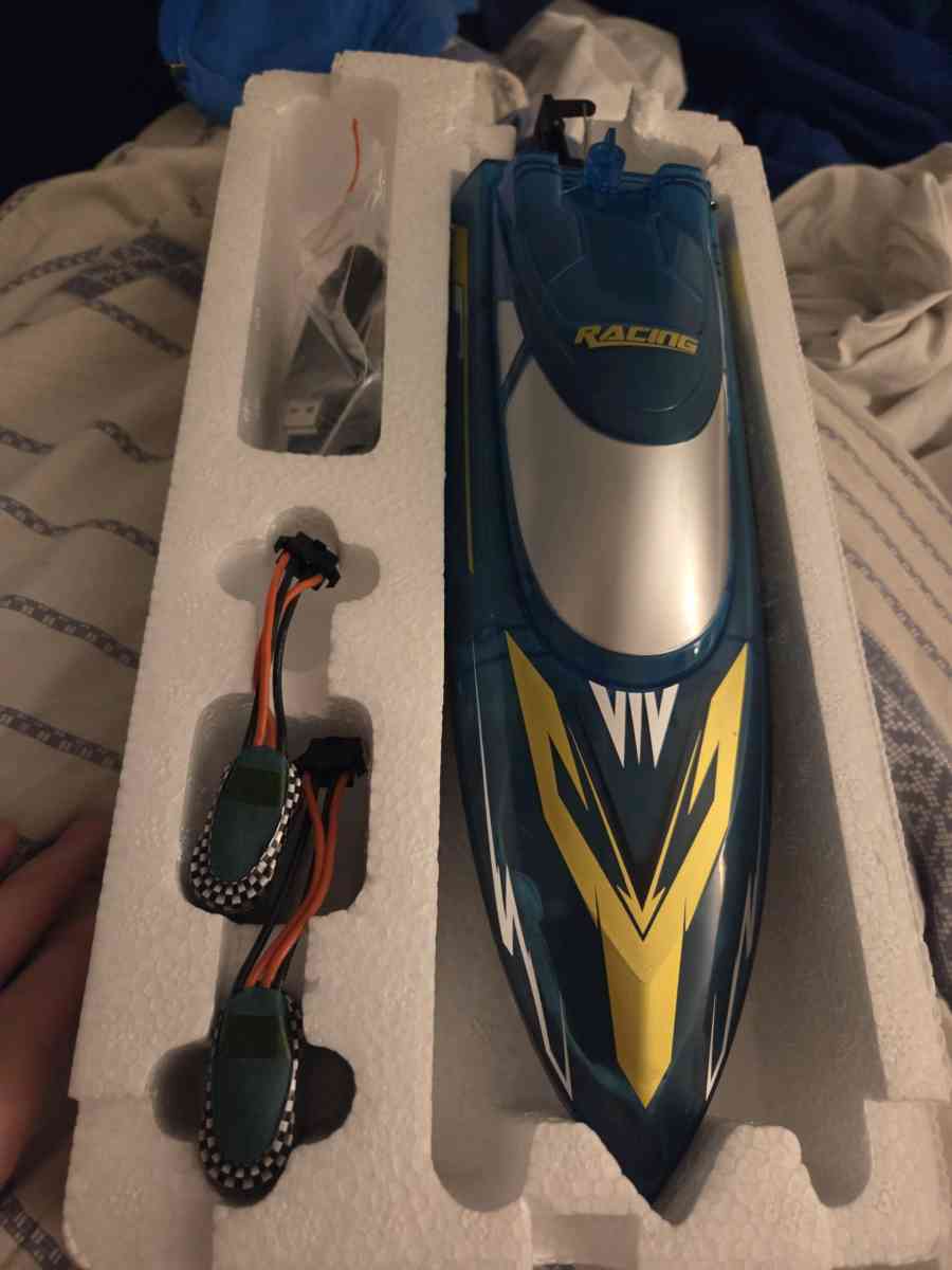 Remote Control RC Boat for Adults Kids for Pool Lake with 2 - Marion, North Carolina - FleaMarketBay