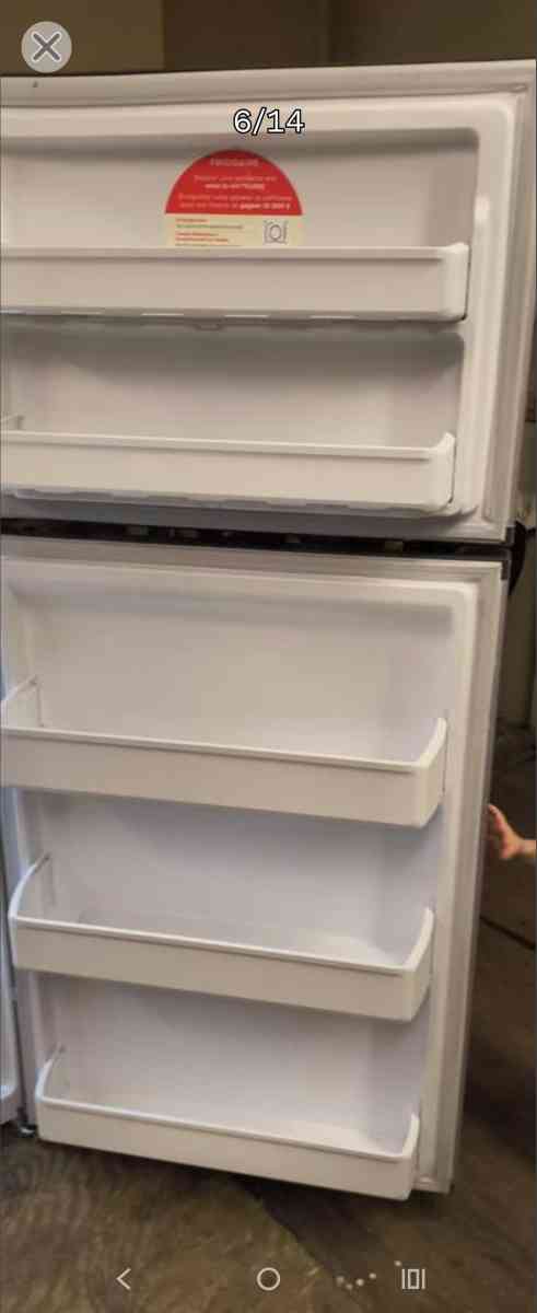 Frigidaire 19 Cu Ft Stainless Refrigerator Freezer  NEWER - New Castle, Pennsylvania - FleaMarketBay
