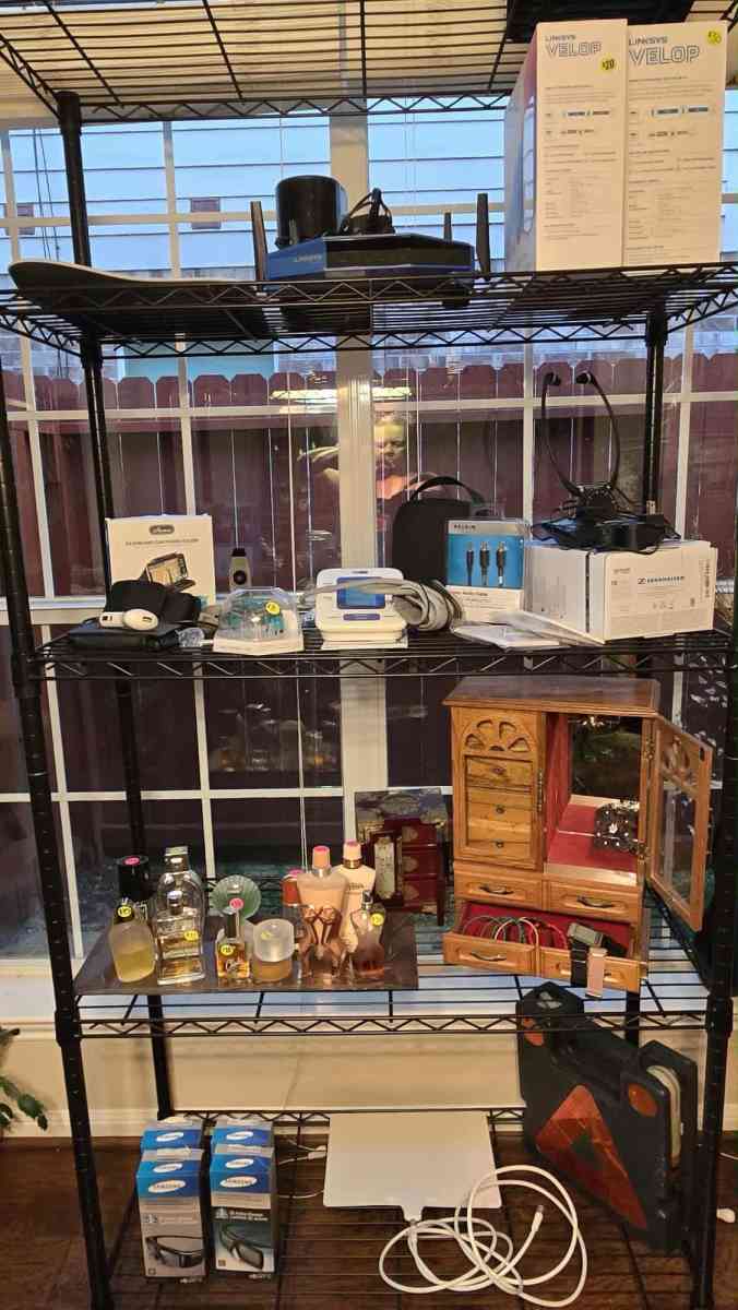 Moving Sale with furniture collectibles kitchenware Vintage - Dickinson, Texas - FleaMarketBay