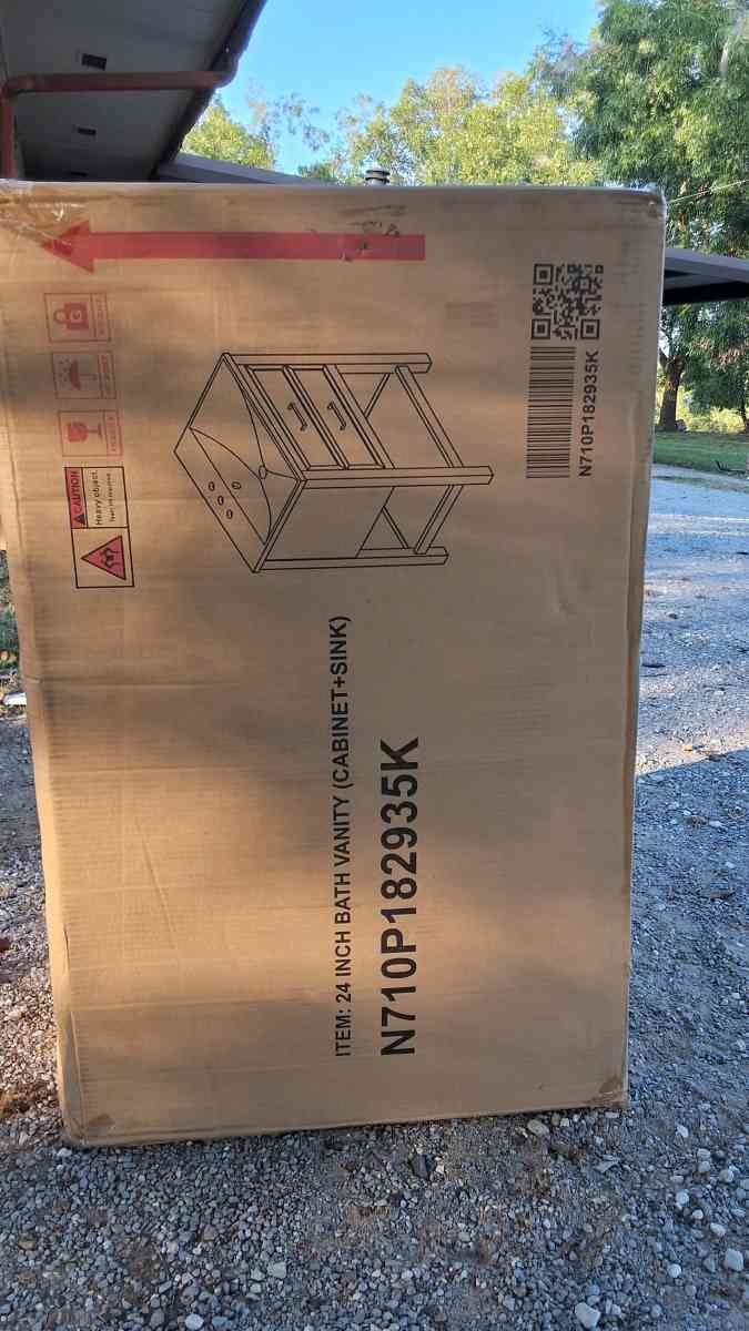 24in bath vanity with cabinet and sink brand new in box