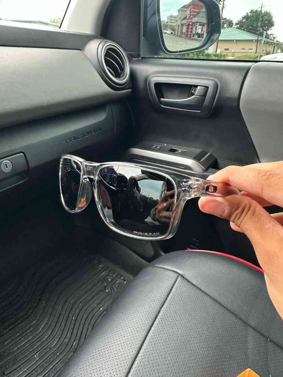 2 Oakleys Holbrook Sunglasses new