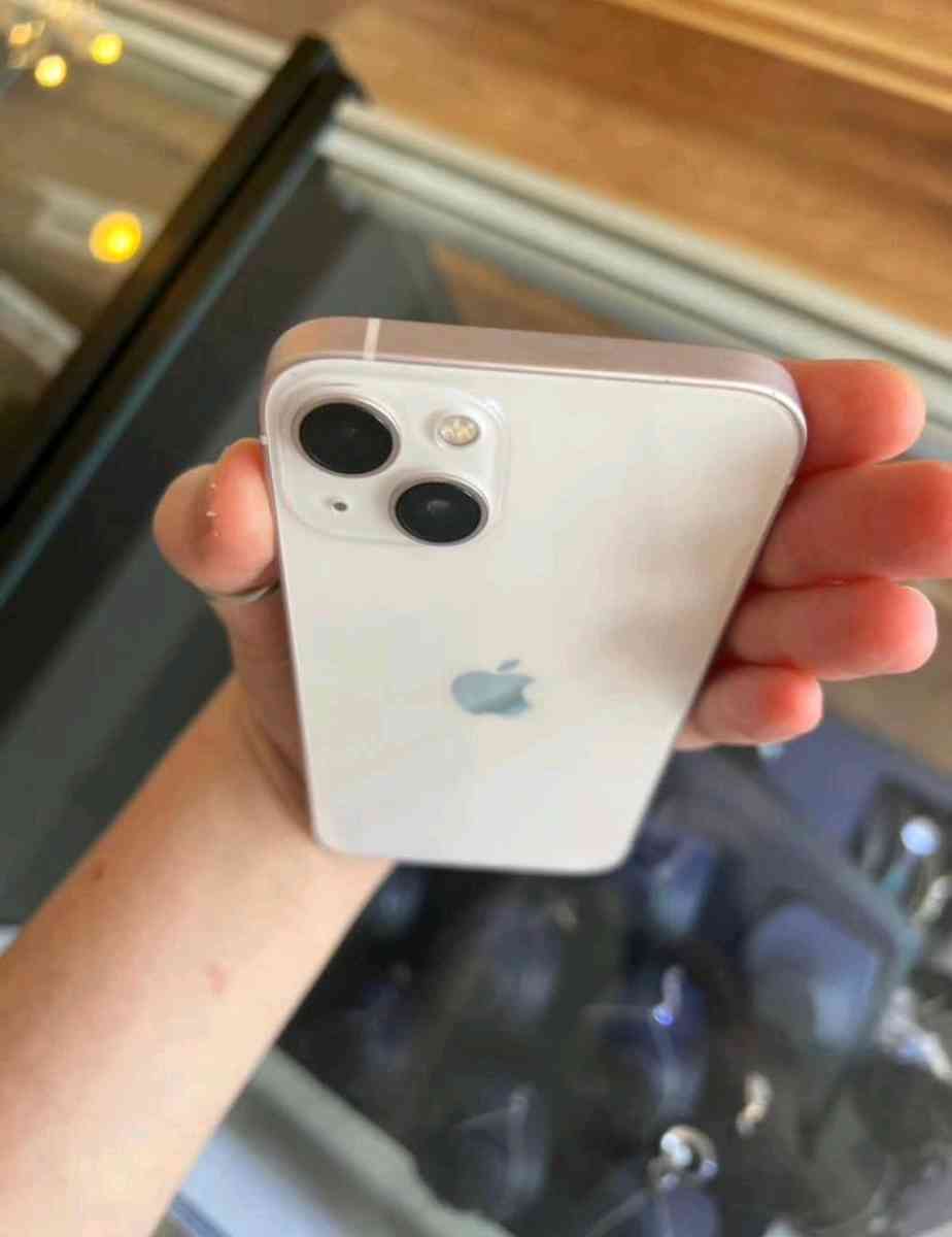 IPhone 13 unlocked - Denver, Colorado - FleaMarketBay