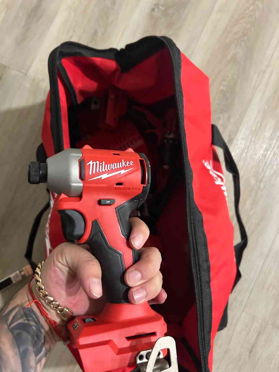2 drills 1 sawzall battery and charger set
