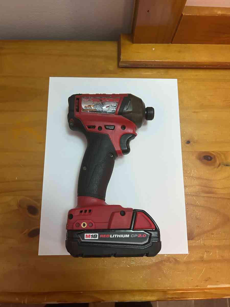 Milwaukee M18 14 hex impact driver with battery - Bridgeview, Illinois - FleaMarketBay
