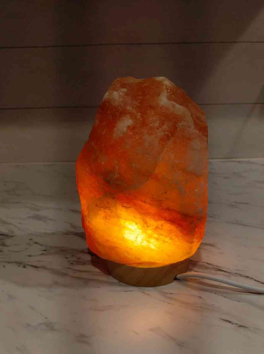 hymalayan salt lamp - Acworth, Georgia - FleaMarketBay