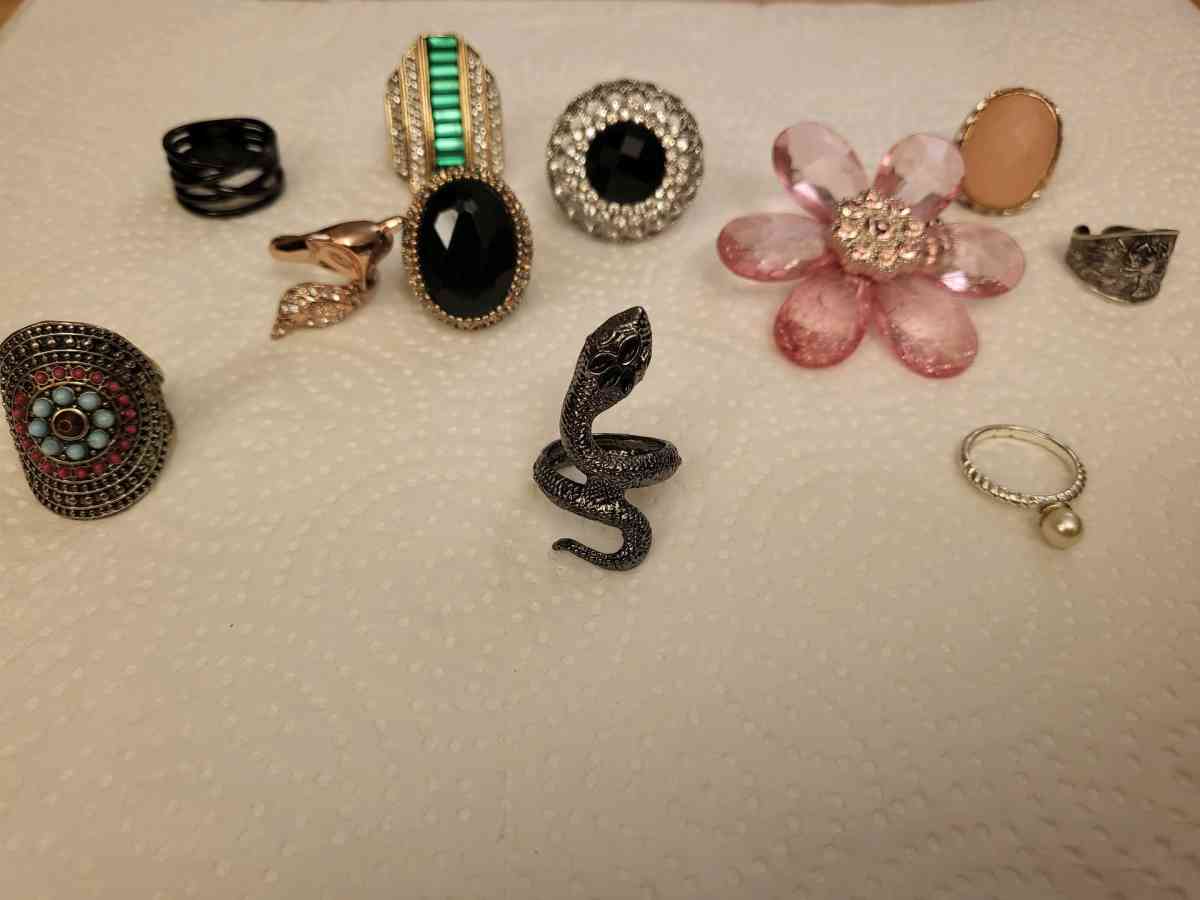 ASSORTED Rings collection - Vacaville, California - FleaMarketBay