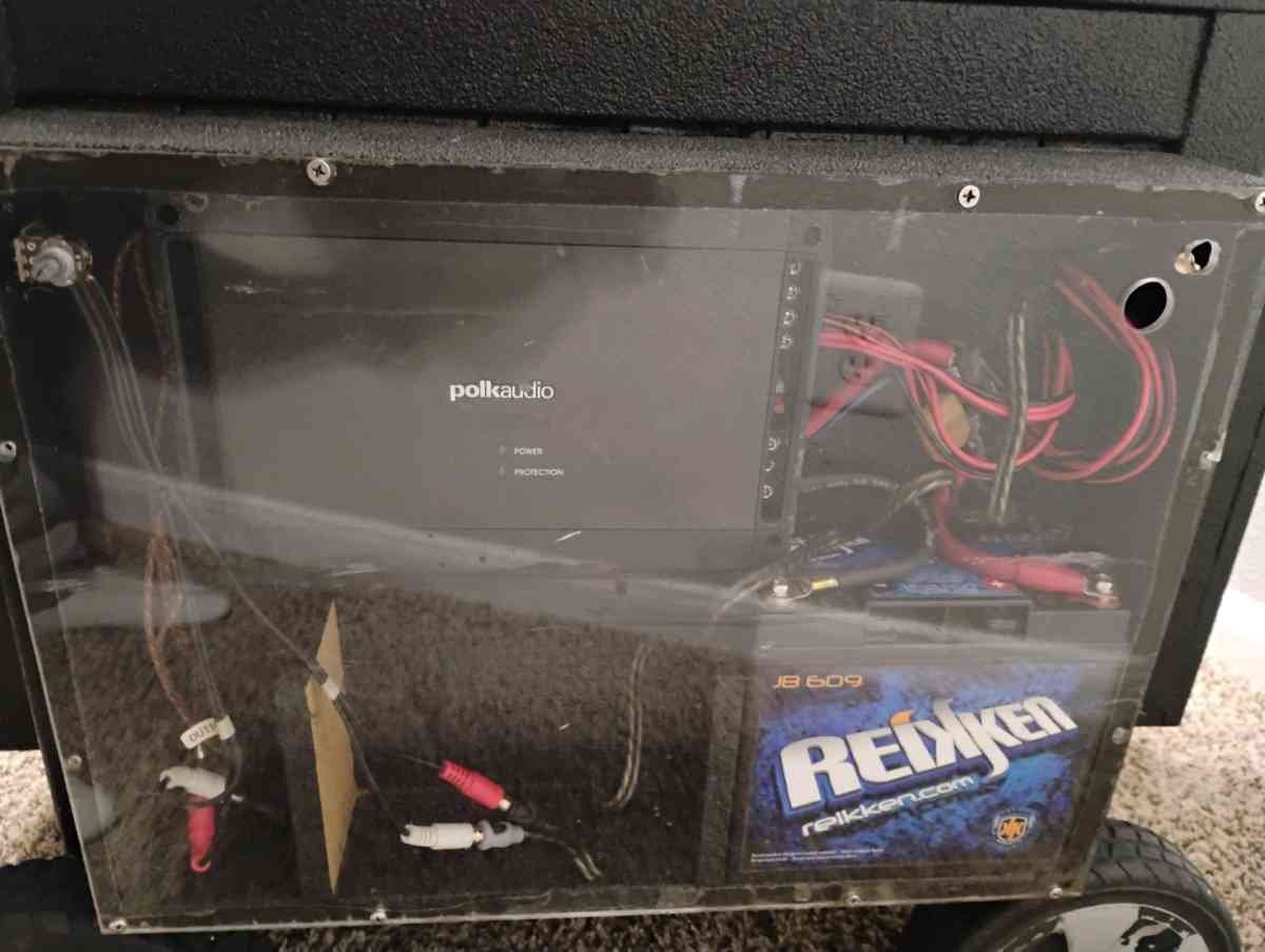 cooler with speakers - Houston, Texas - FleaMarketBay