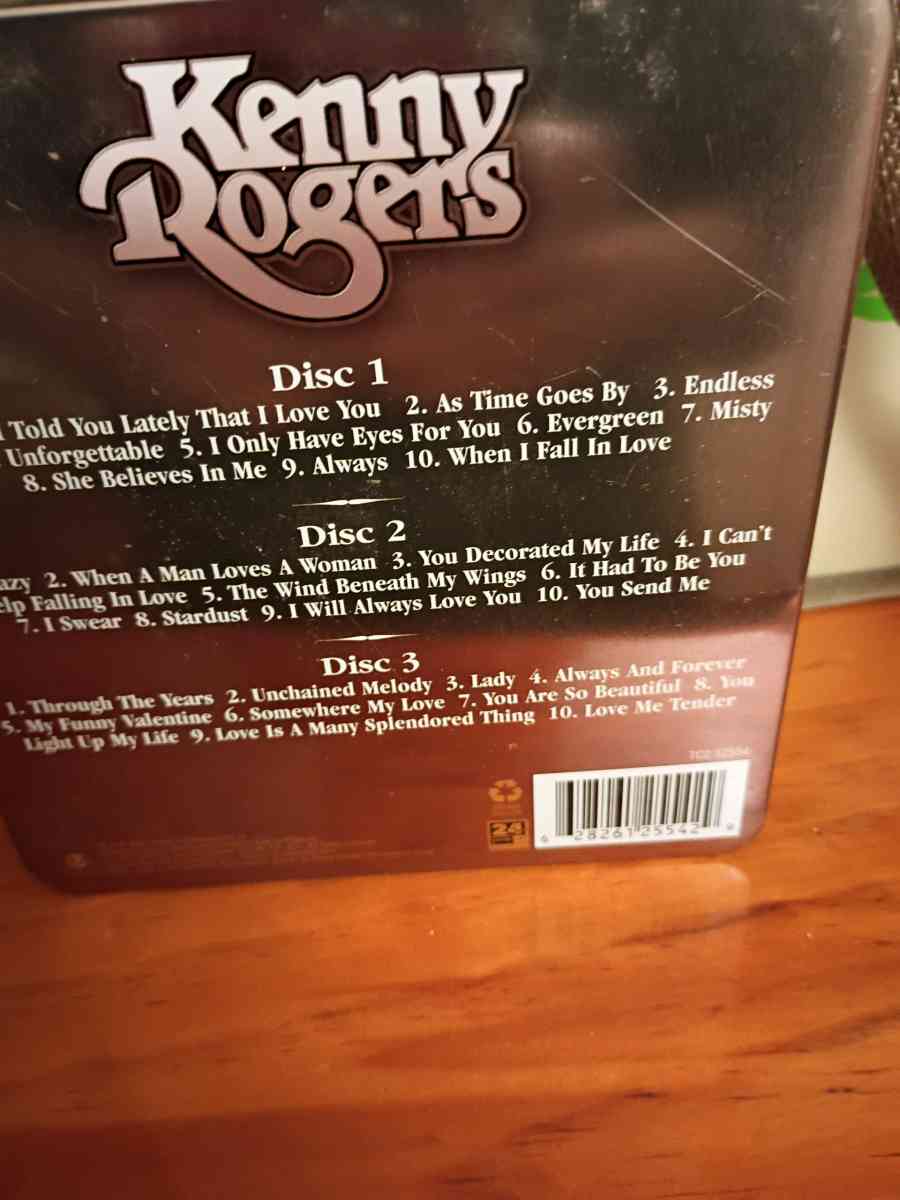 41 Country Classic Cassettes and 2 Kenny Rogers Cds