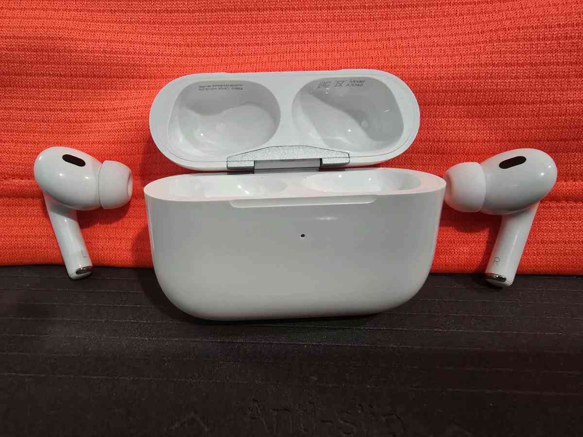 Airpods Pro 2nd Gen - Williams, California - FleaMarketBay