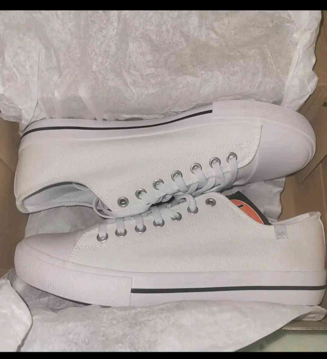 lugz stagger canvas shoes - Acworth, Georgia - FleaMarketBay