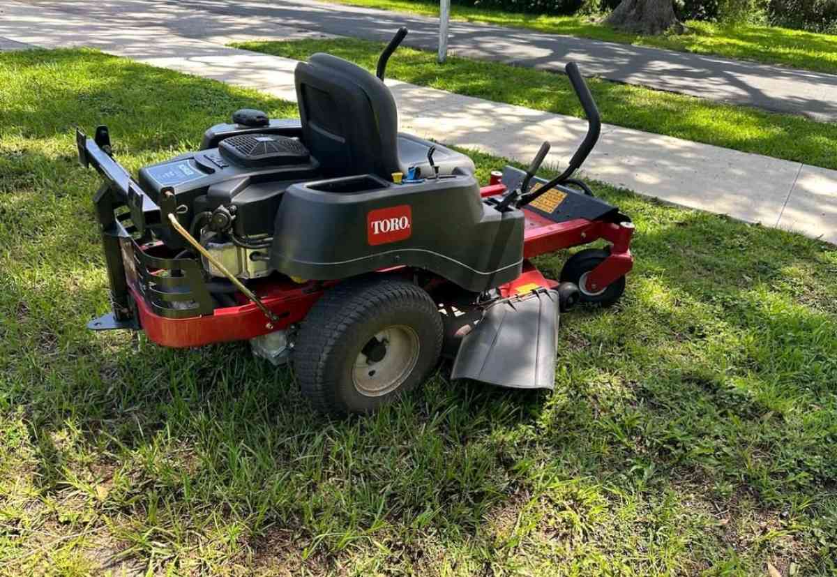 lawn mower - Arlington, Washington - FleaMarketBay