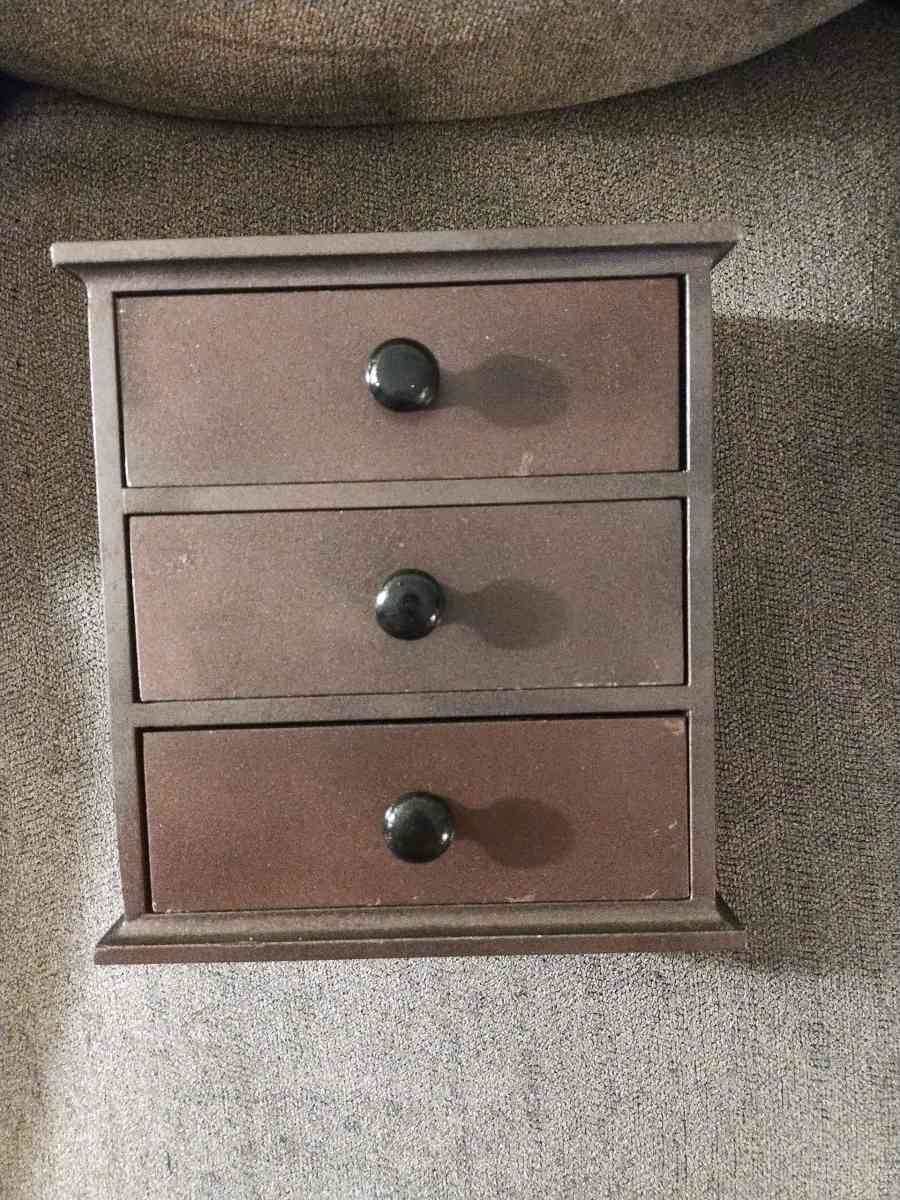 3 drawer jewelry box - Tomball, Texas - FleaMarketBay