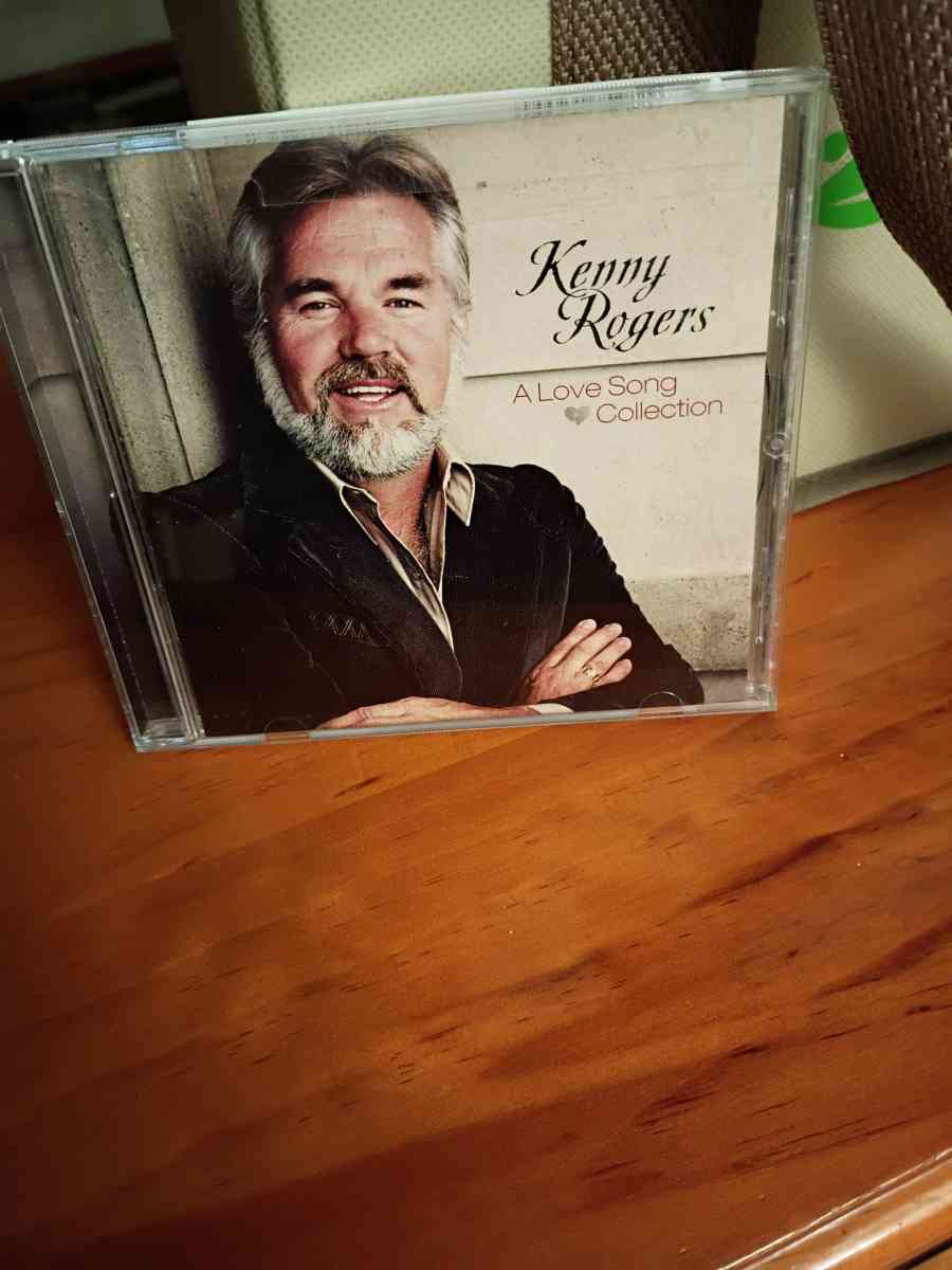 41 Country Classic Cassettes and 2 Kenny Rogers Cds