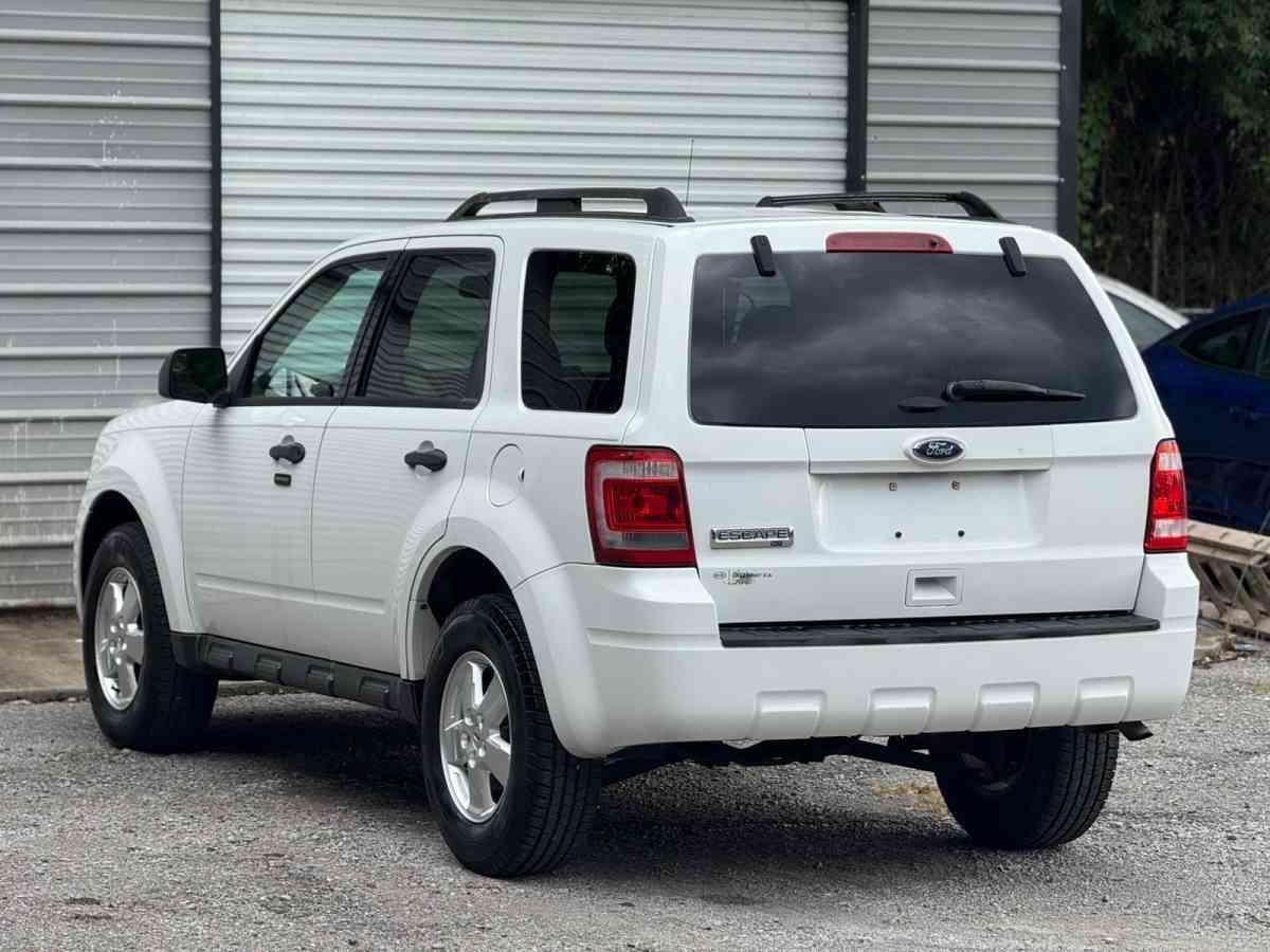 2011 FORD ESCAPE XLT