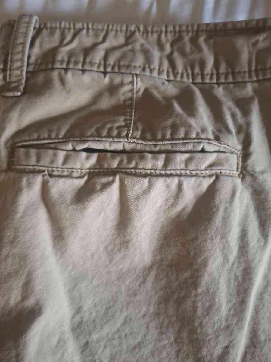 Old Navy Cargo pants 36x30 - Syracuse, New York - FleaMarketBay