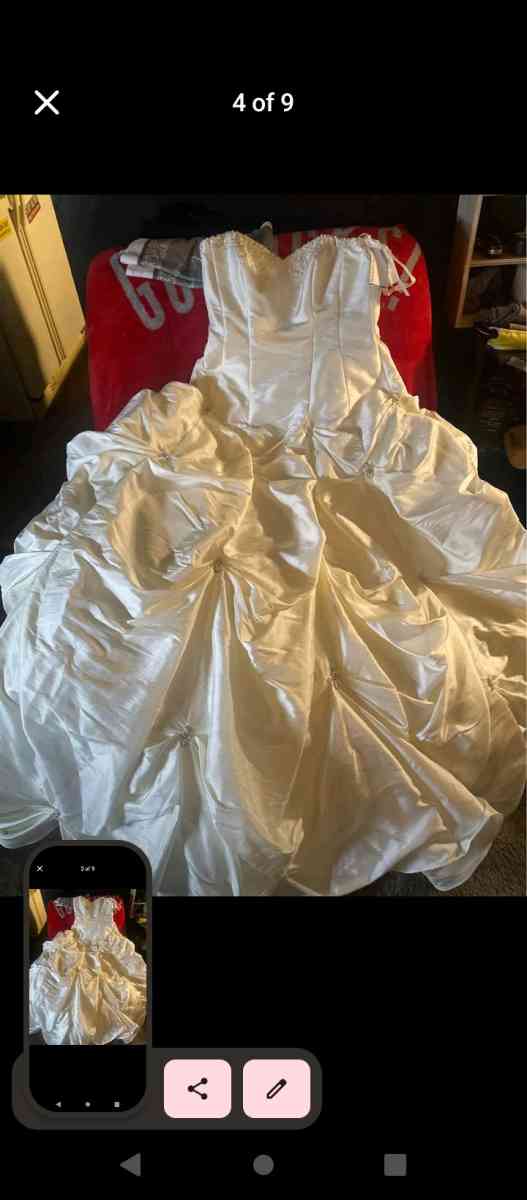new size 8 Ivory wedding dress - Wadsworth, Ohio - FleaMarketBay