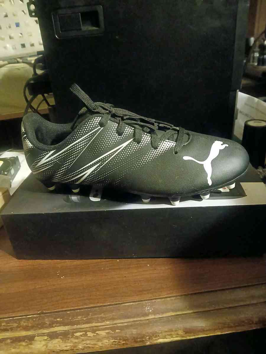 unisex youth soccer cleats