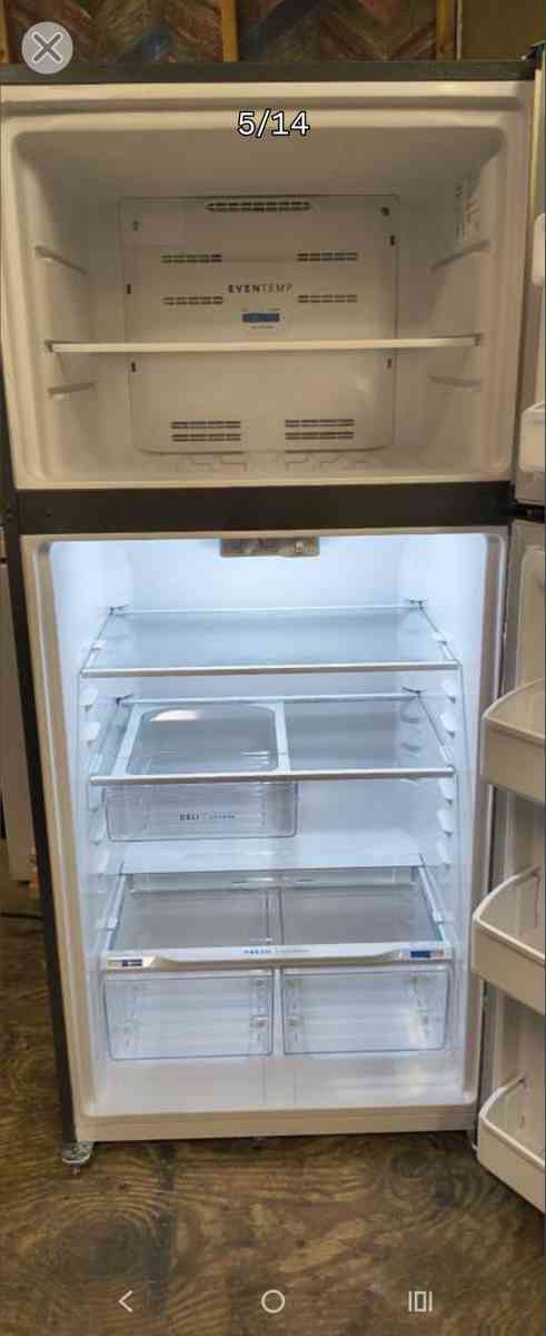Frigidaire 19 Cu Ft Stainless Refrigerator Freezer  NEWER - New Castle, Pennsylvania - FleaMarketBay